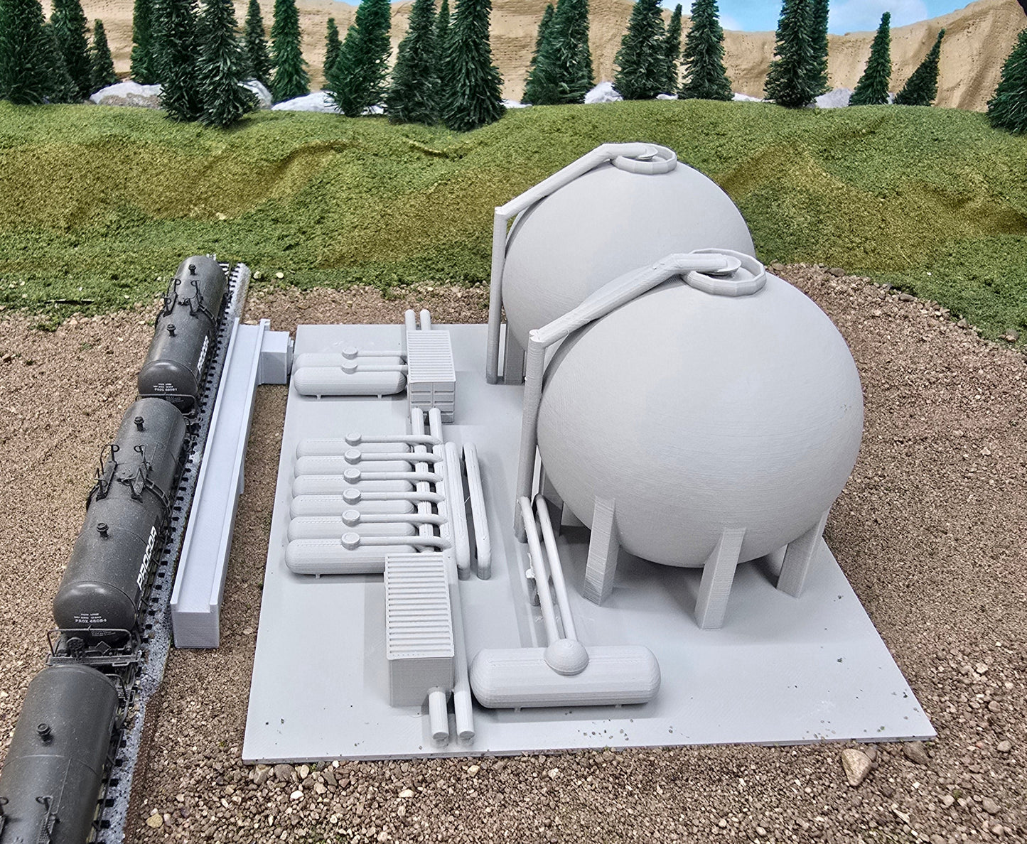 Z Scale LNG Tank Farm: Todays Global Fuel