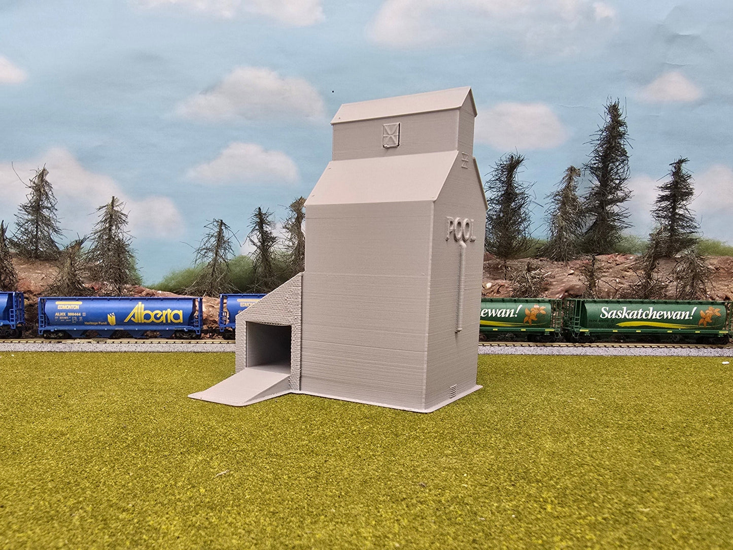 Z Scale Grain Elevator